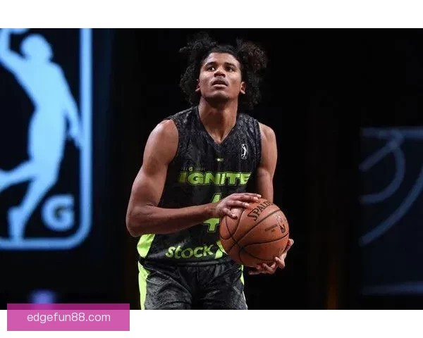 杰伦格林：高强度比赛下靠持续转移球掌控节奏保持状态